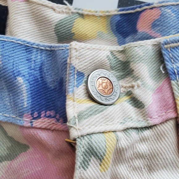 VTG 90s Denim Floral Pattern High Rise Shorts by Durango Sz 5 - Picture 4 of 6